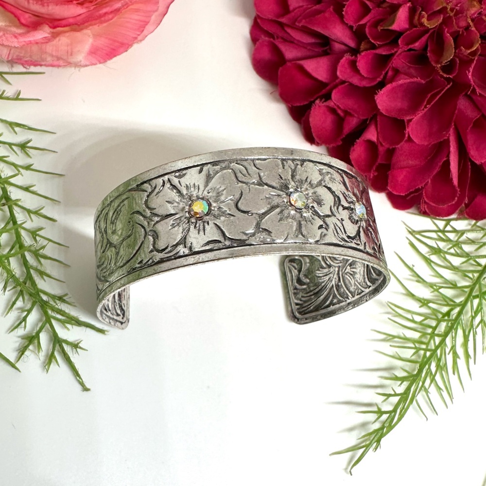 1 Left!⚜️Embossed Cuff Bracelet With Cherry Blossoms - Picture 2 of 8